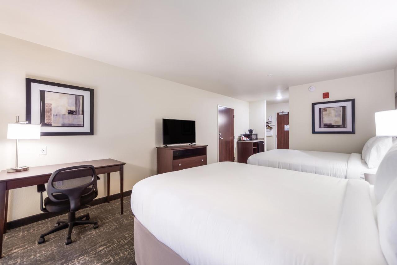 Cobblestone Inn & Suites-Fremont Eksteriør bilde