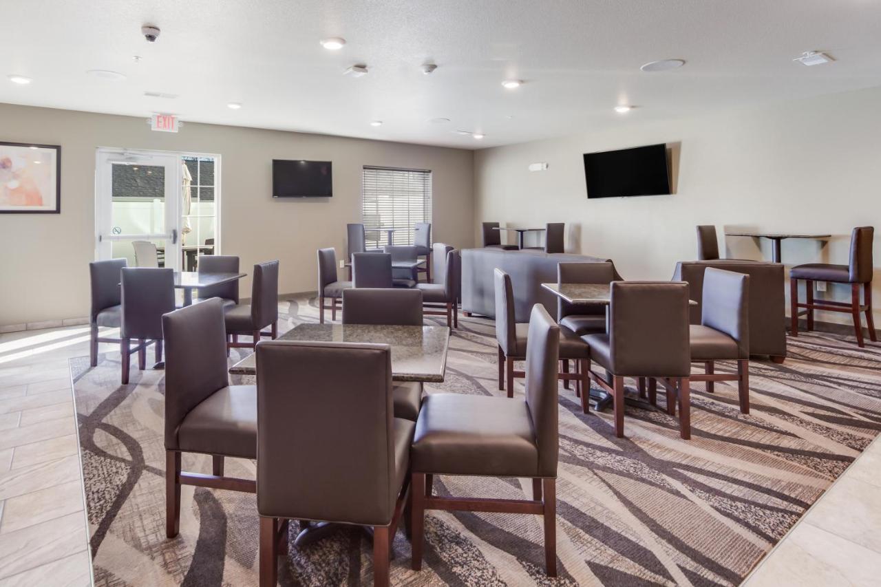 Cobblestone Inn & Suites-Fremont Eksteriør bilde